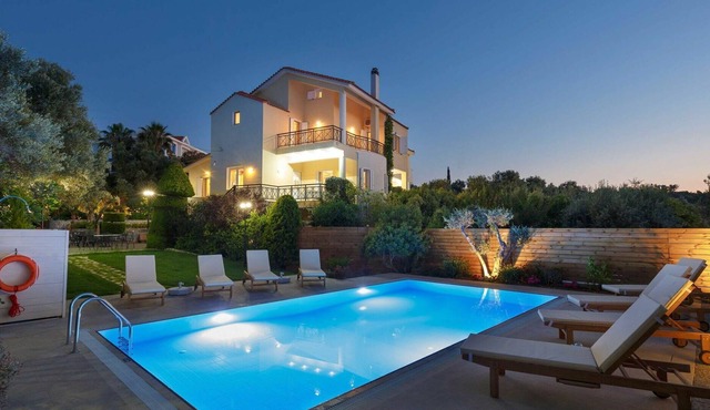 Beautiful private villa with private pool, A/C, WIFI, TV, terrace, panoramic view and parking