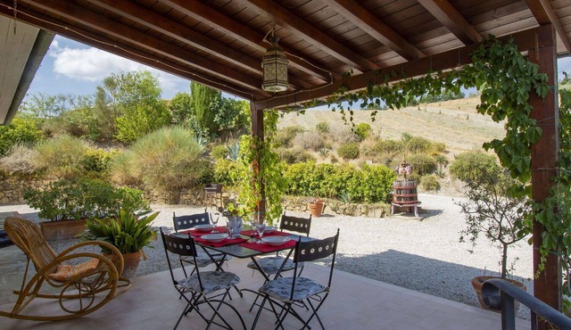 Beautiful private villa for 6 people with A/C, private pool, WIFI, terrace and panoramic view