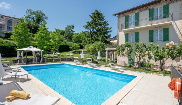 Beautiful private villa for 8 guests with WIFI, private pool, TV and patio