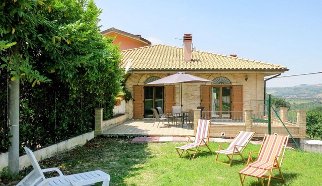 Beautiful private villa for 4 people with WIFI, TV, terrace and pets allowed