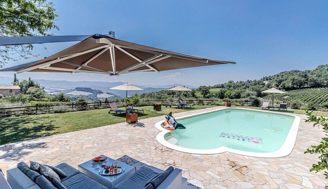 Beautiful private villa for 10 people with A/C, WIFI, private pool, terrace and panoramic view