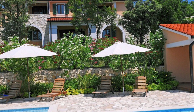 Beautiful private villa for 10 guests with WIFI, A/C, pool, TV and terrace