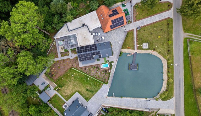Beautiful private villa for 6 guests with A/C, WIFI, hot tub, TV and terrace