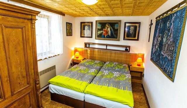 Beautiful private villa for 8 people with TV and patio