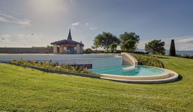 Beautiful private villa for 8 guests with A/C, WIFI, private pool, TV, patio and panoramic view