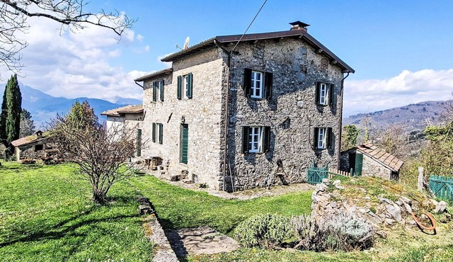 Beautiful private villa with private pool, WIFI, TV, terrace, pets allowed and panoramic view