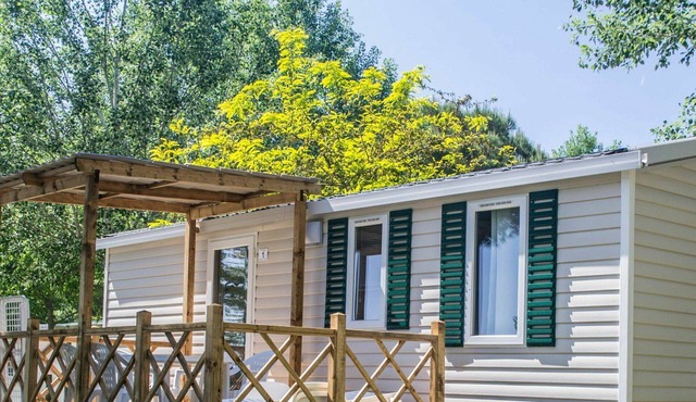 Beautiful private villa for 4 people with WIFI, A/C, pool, terrace, pets allowed and parking