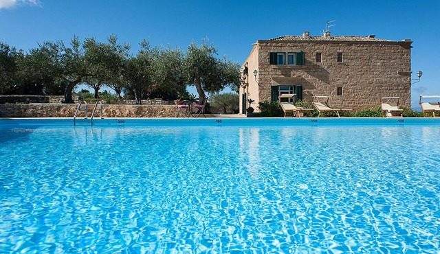 Beautiful private villa with private pool, A/C, WIFI, TV, terrace, panoramic view and parking