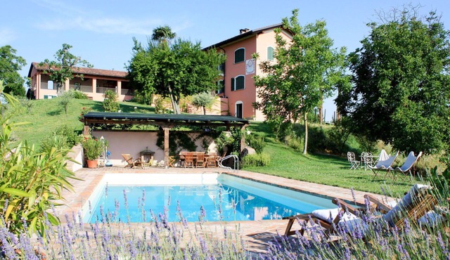 Beautiful private villa for 14 guests with WIFI, private pool, A/C, TV, patio and panoramic view