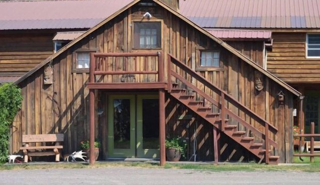 Beautiful, Quaint, and Cozy Rooms.