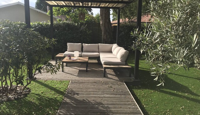 BEAUTIFUL QUIET AND LUMINOUS CONTEMPORARY VILLA, rated 4 STARS by CDT LANDES