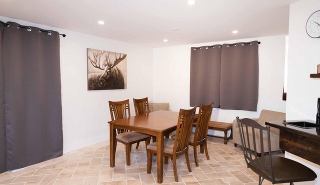 Beautiful quiet space located in the heart of Merritt suburbs.