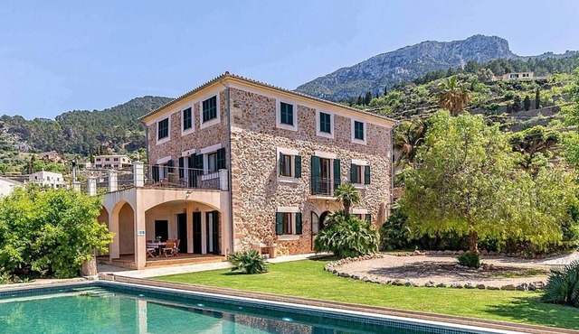 Beautiful Restored Finca, Private Pool, Superb Sea/Sunset Views in the Pretty Village of Banyalbufar