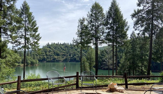 Beautiful Rollins Lake Inn - Studio Cabin #3