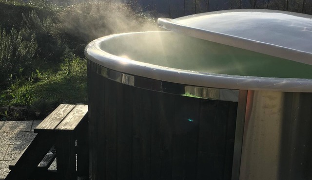 Beautiful rusticoat 7 km from Lake Orta with exclusive wood-fired Hot Tube