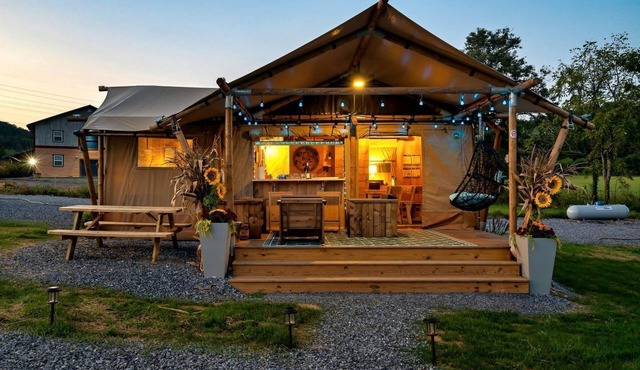 Beautiful Secluded Tented Cabin with Fire Pit in Sevierville, Tennessee