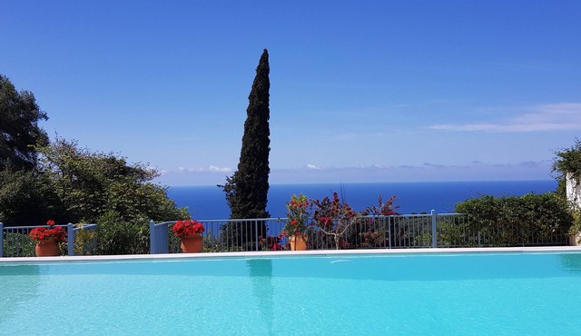 Beautiful see view villa with infinity pool