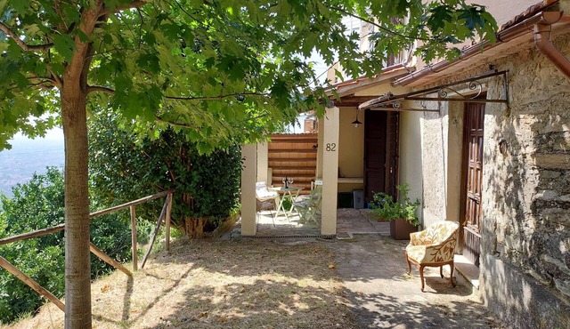 Beautiful semi-detached house, view over the coast. Air conditioning,Wi-Fi