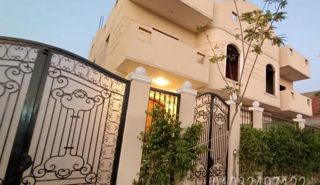 Beautiful semi villa with private entrance in Sheikh Zayed- villa queen