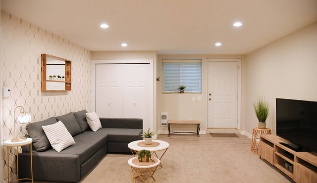 Beautiful & Spacious 2 Bedroom Suite available for short term rental
