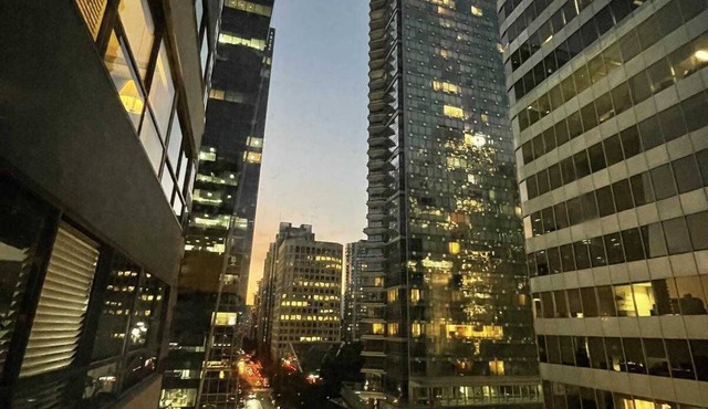 Beautiful Spacious Apartment in the Best Part of Downtown Vancouver