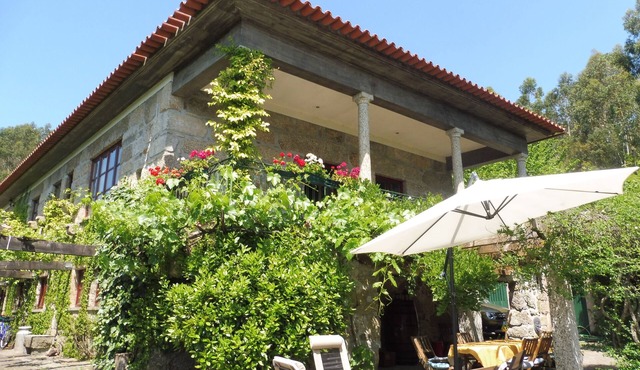 Beautiful spacious farmhouse apartment, with private pool, terrace, BBQ, Netflix