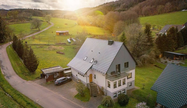 Beautiful, spacious holiday apartment in Neroth