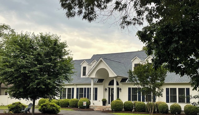 Beautiful, Spacious, Pet Friendly Home - 2 Miles from the Beach!