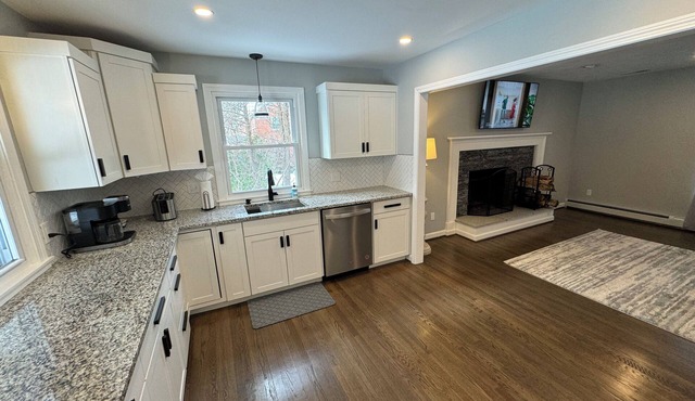 Beautiful Spacious Home Central Connecticut