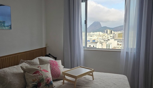 Beautiful Studio with Sugarloaf Mountain View. Easy access to tourist attractions, subway and SDU.