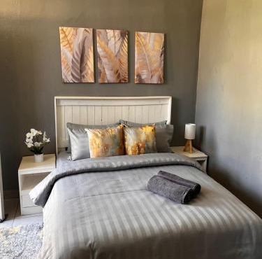 Beautiful studio apartment in Hazel Park