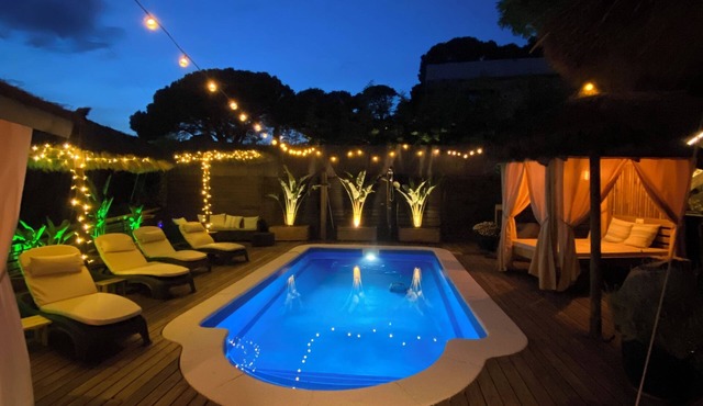 Beautiful studio/apartment with air conditioning and use of pool.