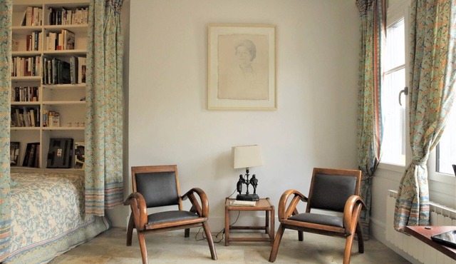Beautiful studio with garden in a large, renovated townhouse from 2021.