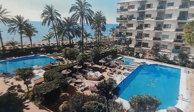 Beautiful Studio on the beach in the centre of Marbella in the exclusive SKOL