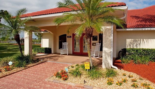 Beautiful studio unit at resort, sleeps 4