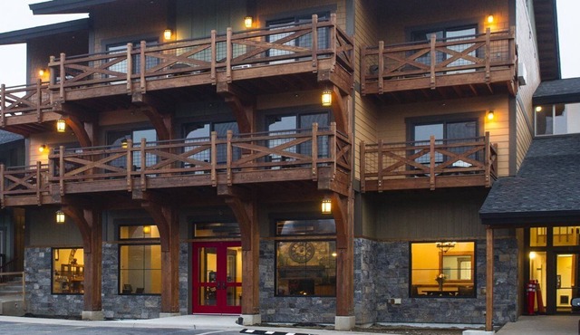 Beautiful studio unit at resort, sleeps 4
