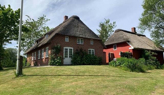 Beautiful thatched cottage on the German-Danish border near Sylt