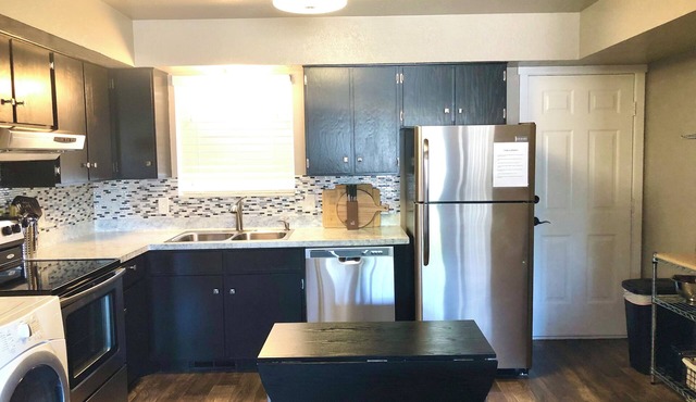 Beautiful townhome centrally Located Between Ogden and Salt Lake City!