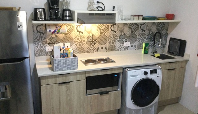 Beautiful Tranquil 1 BR Suite With Modern Interior