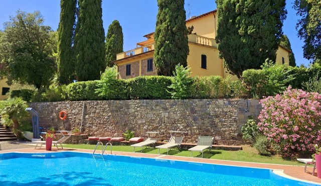 Beautiful Tuscan Villa Near Florence