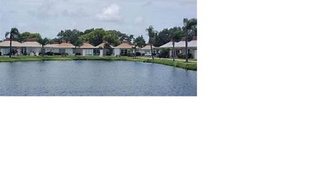 Beautiful updated Condo on the Lake