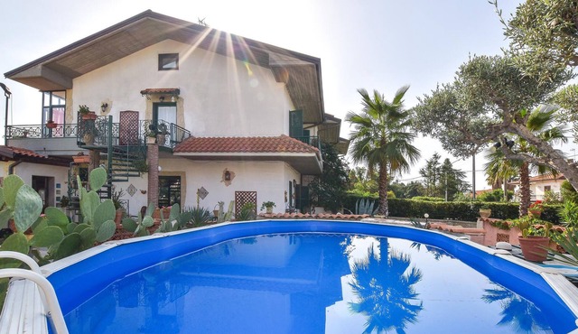 Beautiful vacation home on the slopes of Etna
