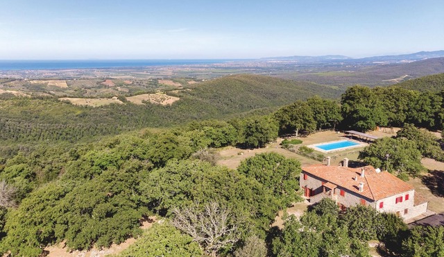 Beautiful vacation home with exclusive pool in Sassetta, in the heart of a large farm on the hills o