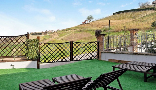 Beautiful villa for 6 guests with WIFI, pool, A/C, TV, patio and panoramic view