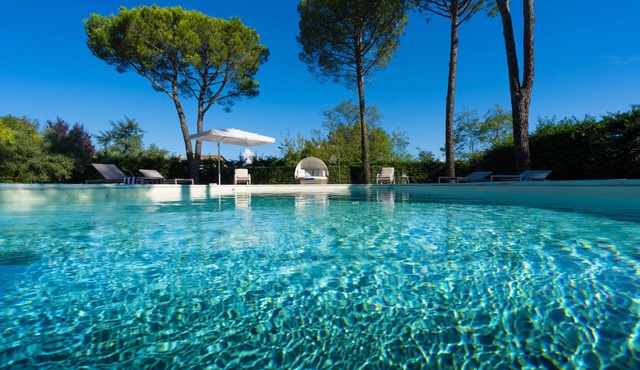 Beautiful villa with swimming pool and air conditioning, near Lucca