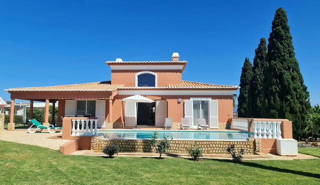 Beautiful villa with private pool & playground near Lagos & the beach