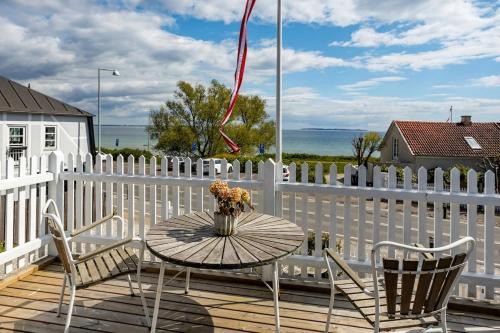 Beautiful villa with ocean views and a large garden