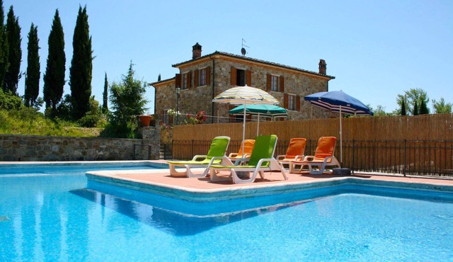 Beautiful villa with private pool only 3 km from Lucignano with panoramic views of the Valdichiana h