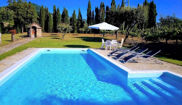 Beautiful villa with private pool in large garden in one of the borghi più belli