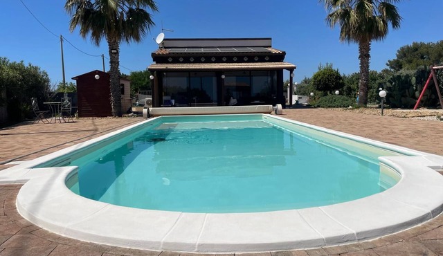 Beautiful Villa with heated swimming pool for exclusive use